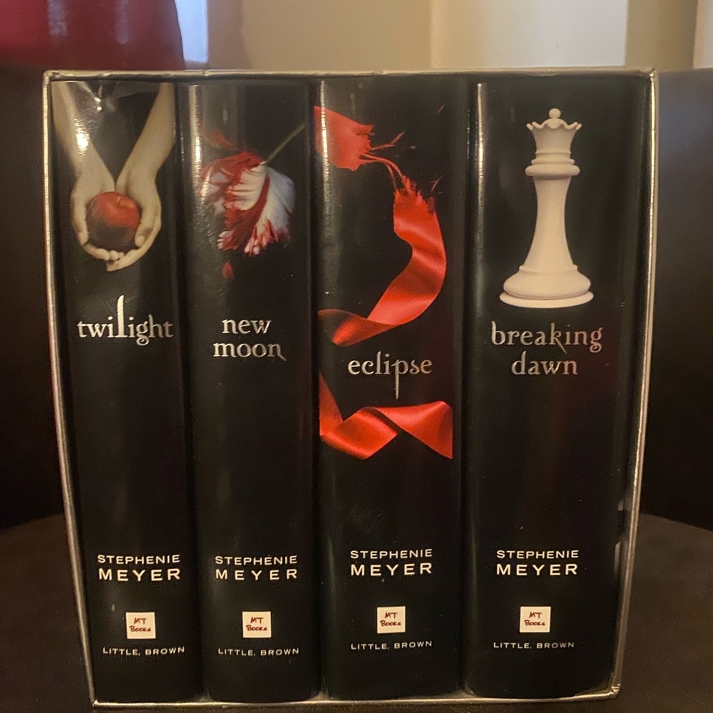 Twilight Saga Box Set by Stephenie Meyer